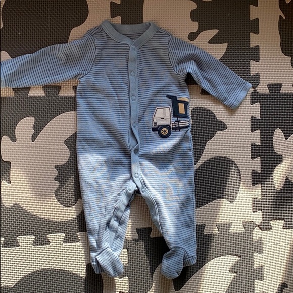 Carter's Other - Baby Boy 0-3 months pajamas with buttons